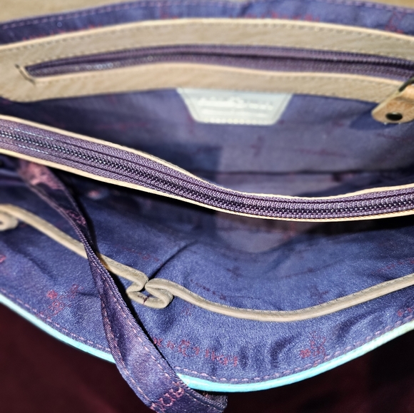 Anushka Leather flap crossbody and coin purse - Picture 4 of 16